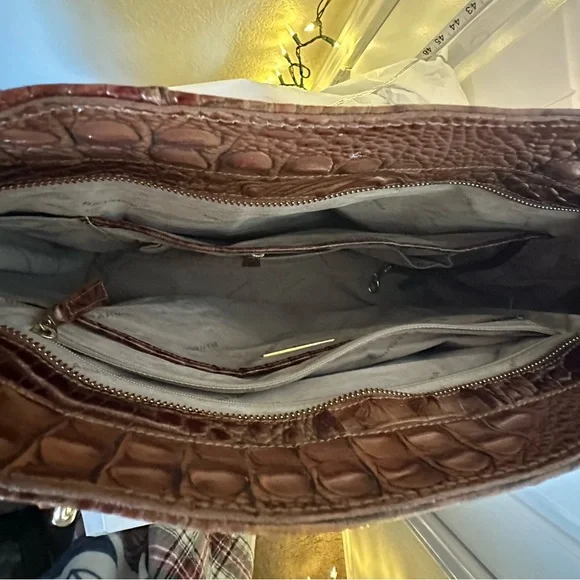 Elegant Brahmin Crocodile-Embossed Tote Bag - Picture 12 of 12